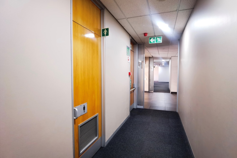 To Let commercial Property for Rent in Mowbray Western Cape